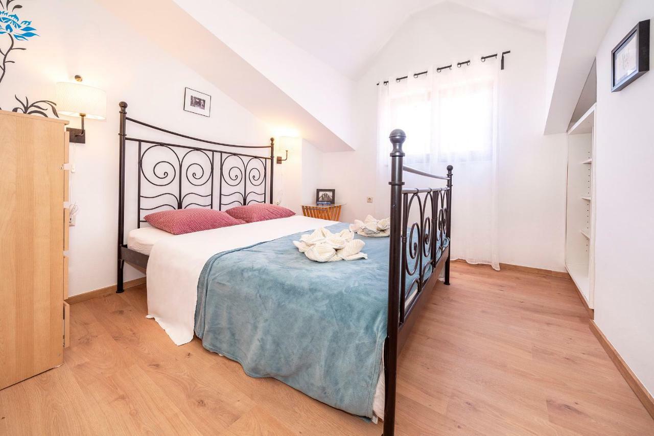 Mediterranean apartment Korina Baska  Bagian luar foto