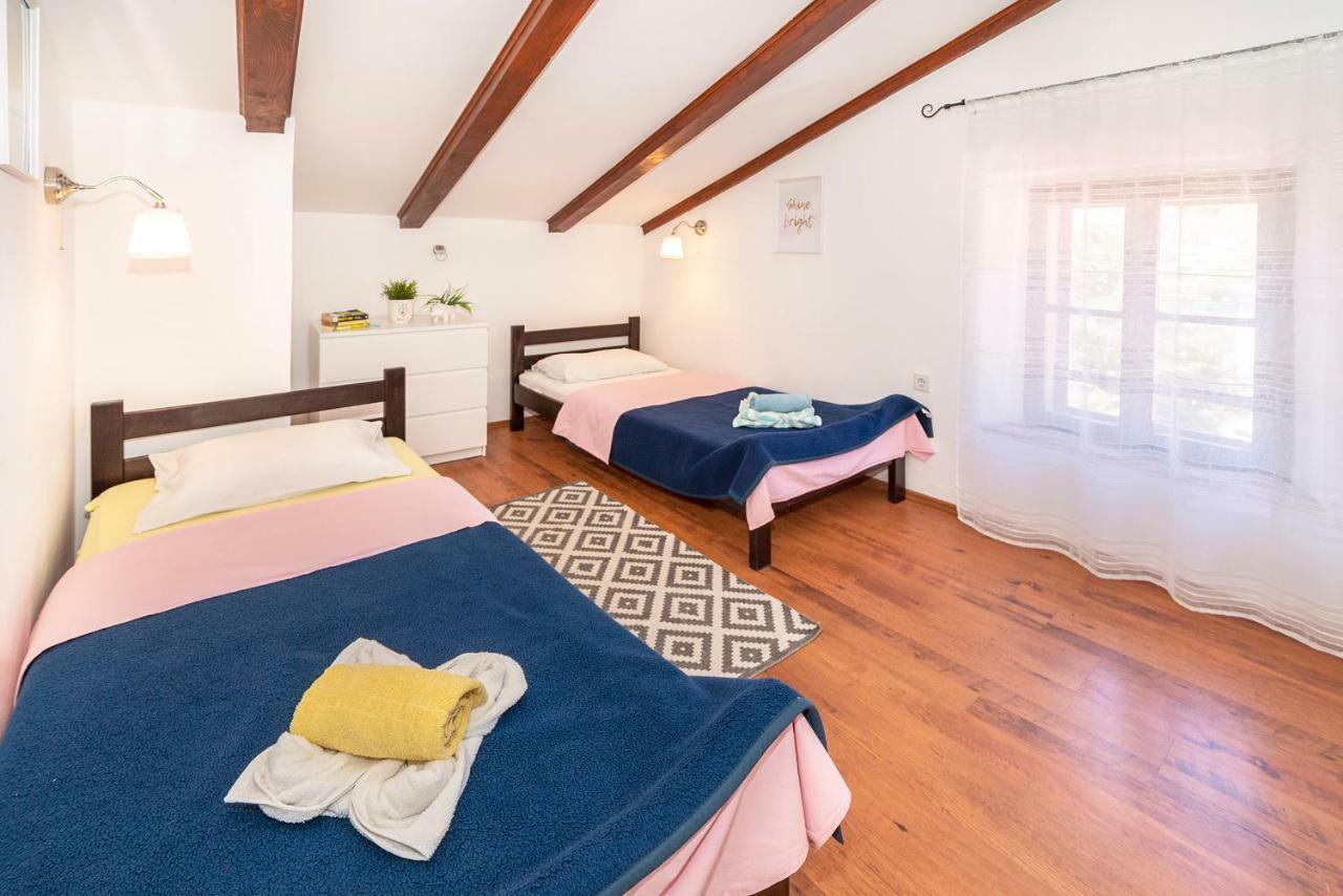 Mediterranean apartment Korina Baska  Bagian luar foto