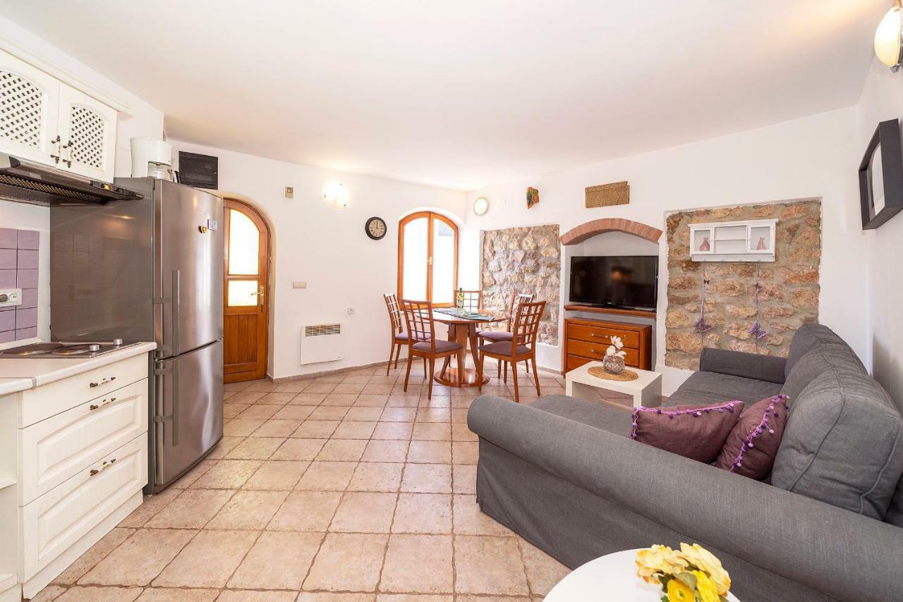 Mediterranean apartment Korina Baska  Bagian luar foto